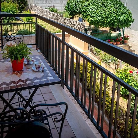 Antonella'S House Apartment วาสโต ภายนอก รูปภาพ