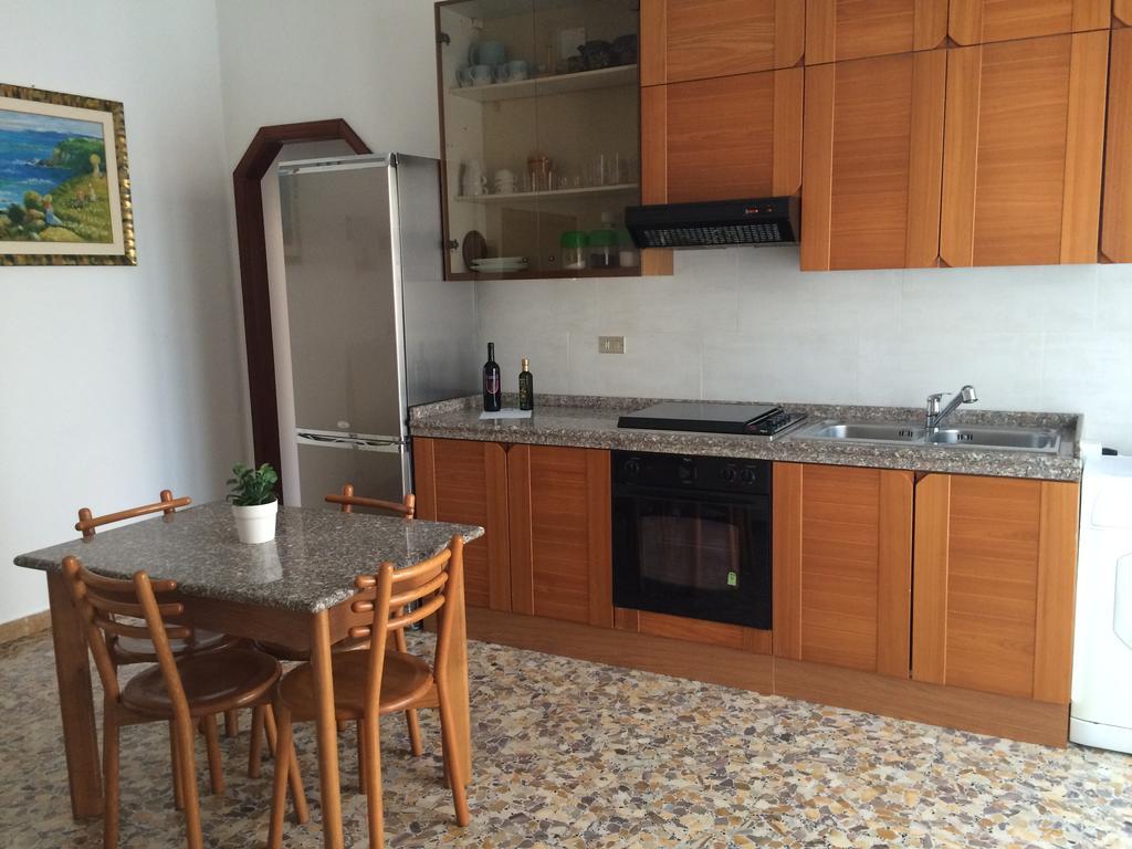 Antonella'S House Apartment วาสโต ภายนอก รูปภาพ
