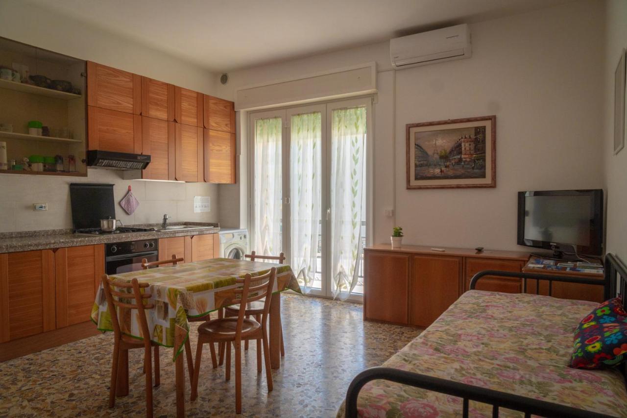 Antonella'S House Apartment วาสโต ภายนอก รูปภาพ